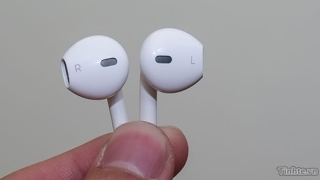 Illustration for article titled Last-Minute Apple Leaks: Lightning Connectors, Earpod Headphones and 2 GB iPod Shuffles